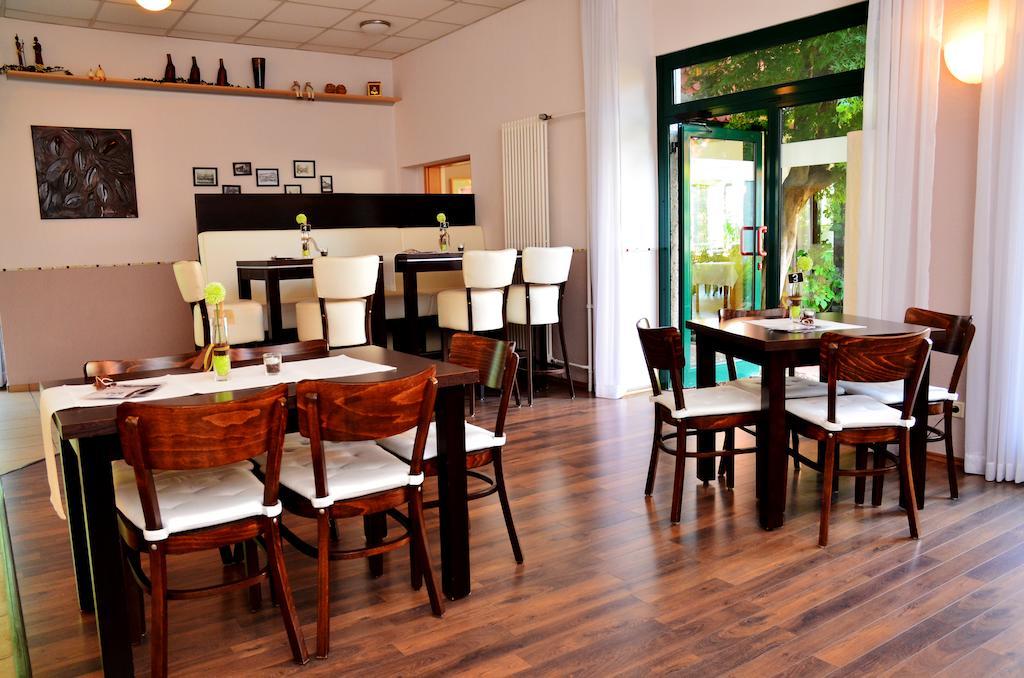 Velcrea Hotel Willebadessen Ngoại thất bức ảnh